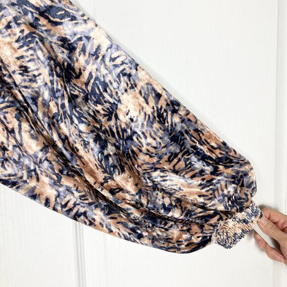 NWOT FREE PEOPLE Top M Crushed Velvet Velour Peach-Navy V Smoked Balloon-Long-Sl - Picture 6 of 9